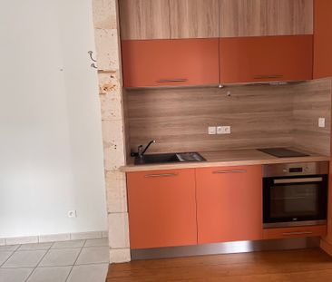 Location Appartement 2 pièces 38m² ANGOULEME 16000 - Photo 2