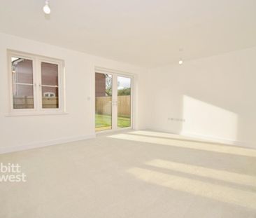 3 bedroom semi-detached house to rent - Photo 1
