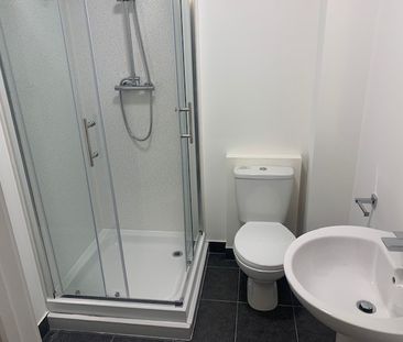 Modern 2-Bedroom, 2-Bathroom Student Apartment in Portswood, Southa... - Photo 2