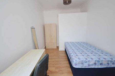 Standish Road, Fallowfield, Manchester, M14 - Photo 2