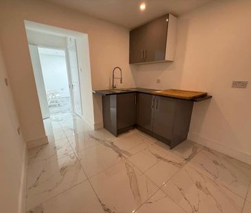 6 bedroom semi-detached house to rent - Photo 4