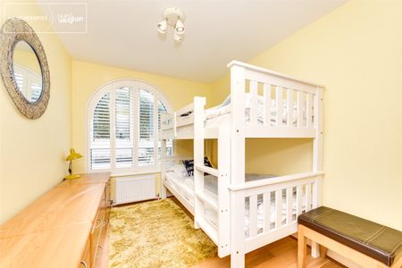 3 bedroom apartment to rent - Photo 4