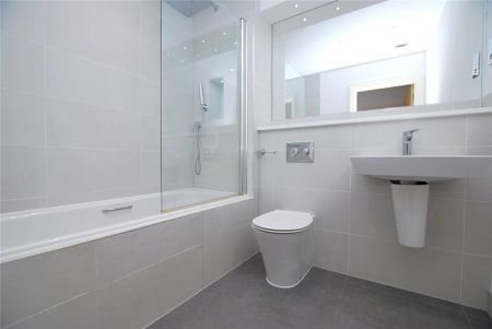 2 bedroom penthouse to rent - Photo 2