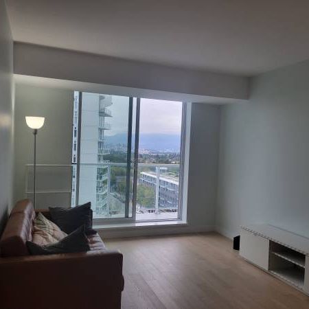 Furnished w/WiFi 2BDR 2Bath+Den High Rise Apt - Photo 1