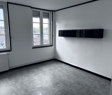 Location Appartement 3 pièces 66m² CAUDEBEC LES ELBEUF 76320 - Photo 2