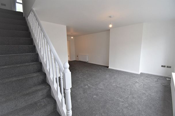 Caldwell Avenue, Tyldesley, M29 - Photo 1