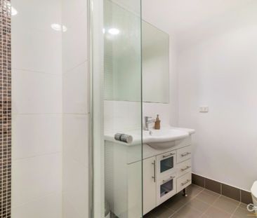 Furnished City Pad ! - Photo 4