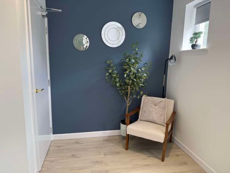 Nether Hall Avenue Room 5 - Photo 4