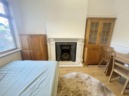 1 bedroom in a house share to rent - Photo 4