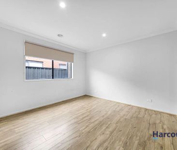 “Modern Family Residence Offering Comforts and Low-Maintenance Living” - Photo 2