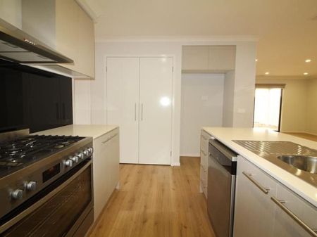 12 Romley Avenue, Armstrong Creek - Photo 4