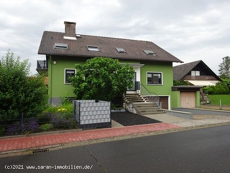 ID> ::: Aufgepasst- TOP Dachgeschosswohnung mit Einbauküche und großem Balkon in kleiner Wohneinheit - Photo 2