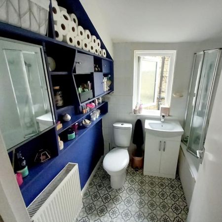 Room in a Shared Flat, Charlton Lane, SE7 - Photo 3