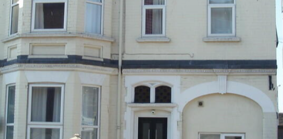 Bright and Convenient Co-Living in the Heart of Exeter Room 10 - Photo 2