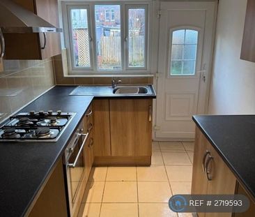 2 bedroom terraced house to rent - Photo 2