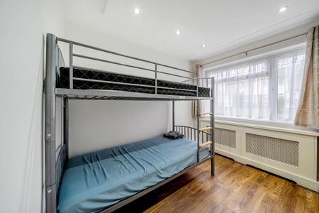 3 bedroom flat to rent - Photo 3