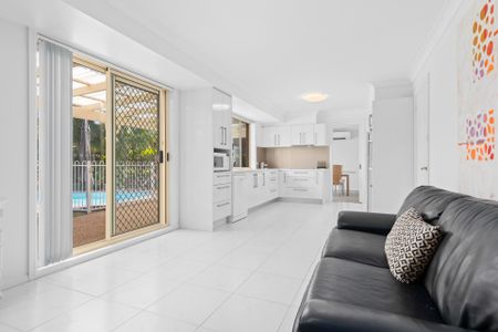 4 Roscrea Crescent, Mount Hutton NSW 2290 - Photo 5