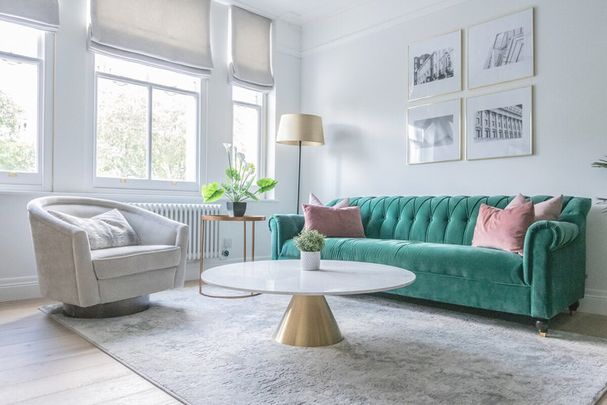 Queen's Gate - Photo 1