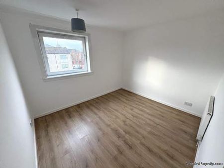 3 bedroom property to rent in Renfrew - Photo 2