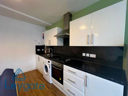 2 bedroom flat to rent - Photo 4