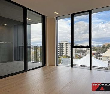 Top floor with expansive view! - Photo 3