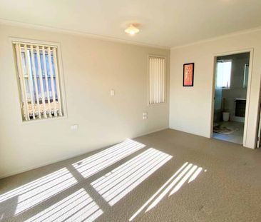 Large, Single-Level Family Home! - Photo 4