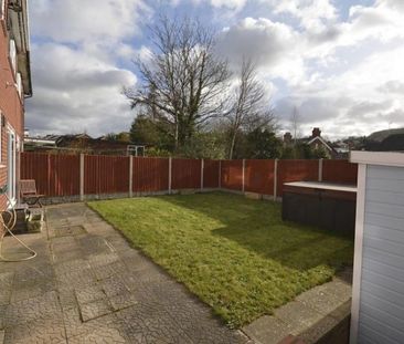 Whitehall Place, Frodsham - Photo 1