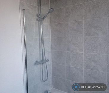 1 bedroom in a house share to rent - Photo 6