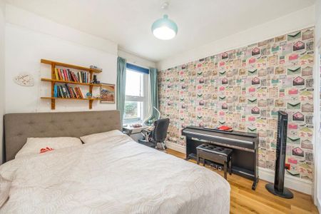 4 bedroom terraced house to rent - Photo 4