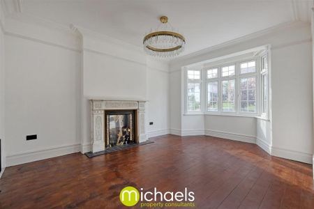 4 bedroom semi-detached house to rent - Photo 2