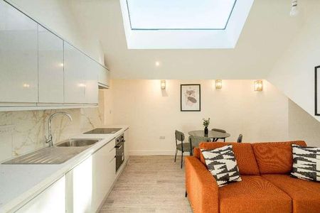 Cuckoo Hall Lane, London, N9 - Photo 3