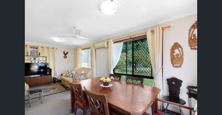 Central Location Family House - Photo 3