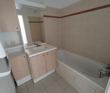 Appartement - 3 pièces - BEAUMONT - Photo 3