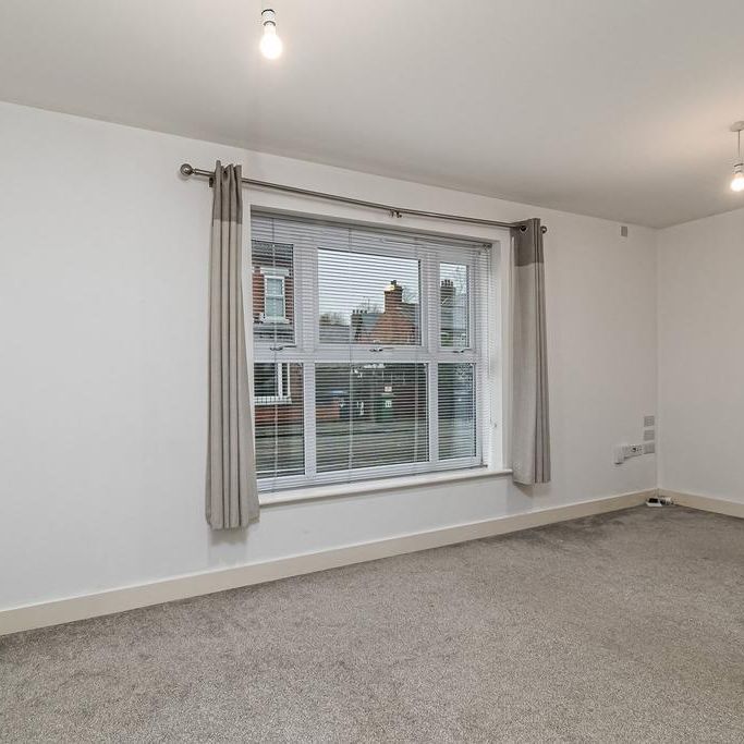 2 bedroom ground floor flat to rent - Photo 1