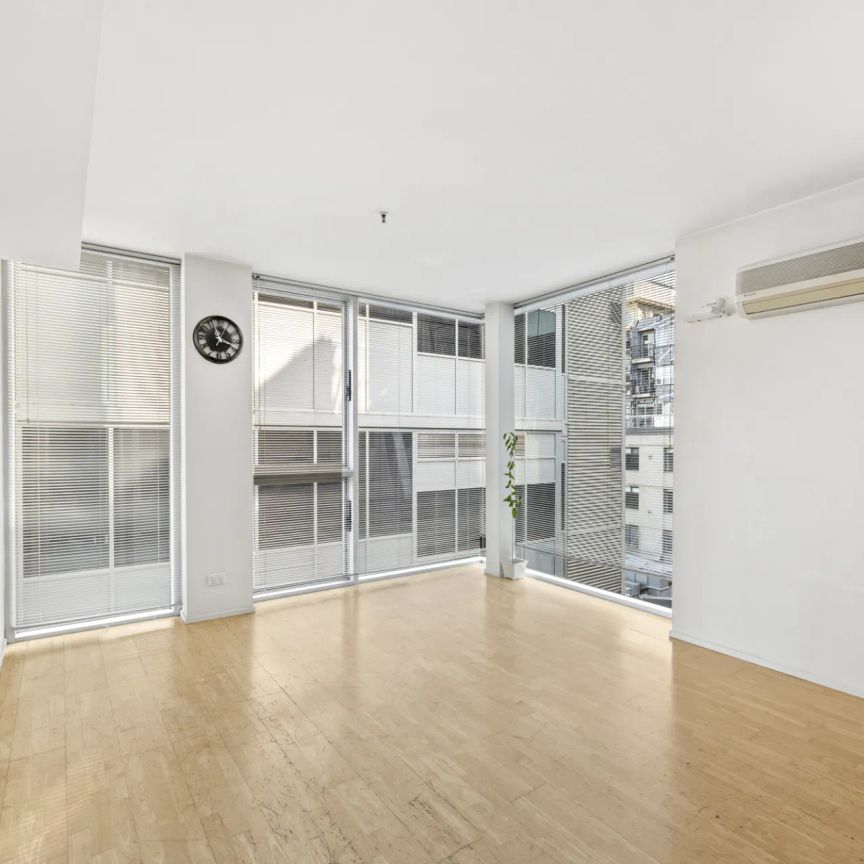 Inner-City Living in a Boutique Block at the Paris End of Flinders Street - Photo 1