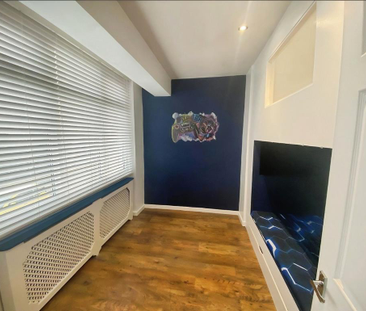 4 bedroom semi-detached house to rent - Photo 4