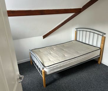 2 Bed Flat, Church Street, NG6 - Photo 1
