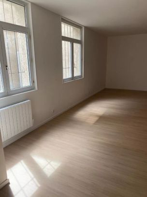 A LOUER APPARTEMENT EN DUPLEX DEUX CHAMBRES A ST QUENTIN 02100 - Photo 1