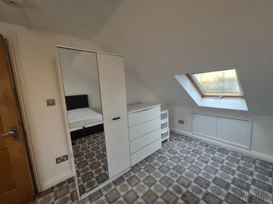 Studio Flat, Priory Gardens, W5 - Photo 1
