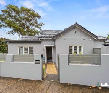 Stylish Family Home in Croydon! - Photo 3