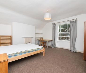 5 bedroom semi-detached house to rent - Photo 2