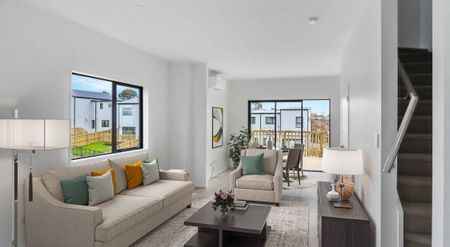 Two storey property in Papakura! - Photo 2