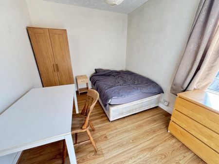 19 Hessle View, Leeds, LS6 1ER - Photo 2