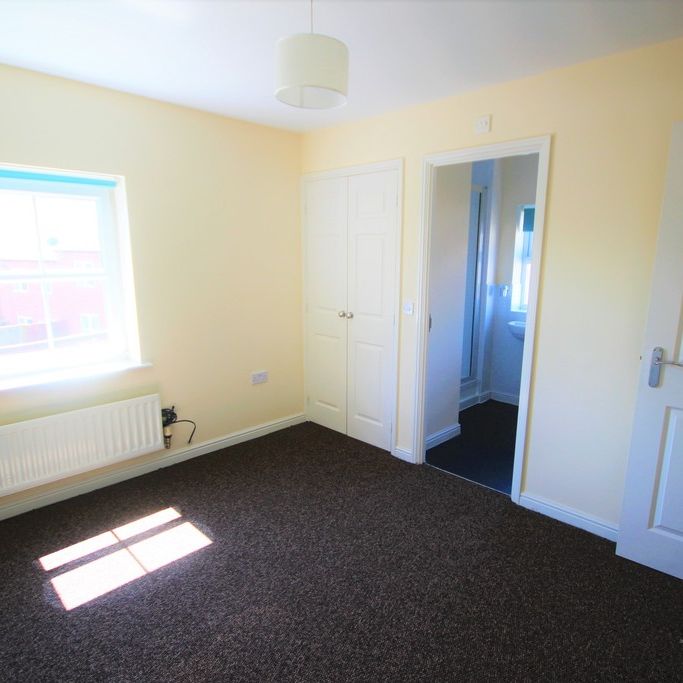 3 bedroom detached to let - Photo 1