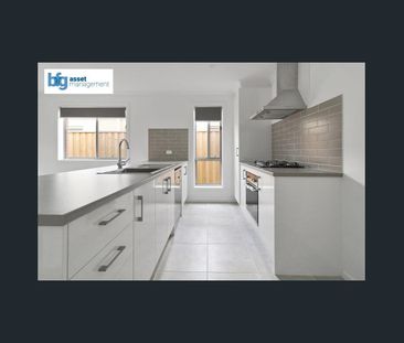 Spacious & Modern 4-Bedroom Home with Double Lock-Up Garage! - Photo 4