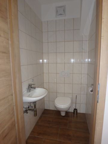 DACHGESCHOSSWOHNUNG MIT GEMEINSCHAFTSGARTEN IN AUSGEZEICHNETER WOHNLAGE - Photo 2