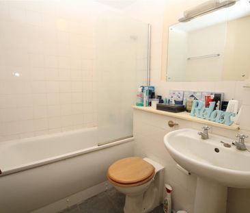 Sovereign Court, High Wycombe - Photo 2