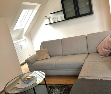 Exklusives Dachgeschoss-Refugium in denkmalgeschützter Bestlage - Photo 1