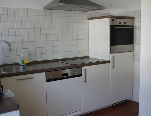 Renovierte 3-Zi.-Wohnung mit Balkon und Einbauküche ab sofort - Photo 1