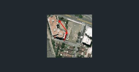 SPACIOUS ONE BEDROOM APARTMENT - LAMINATE TIMBER FLOORING THROUGHOUT - Photo 5